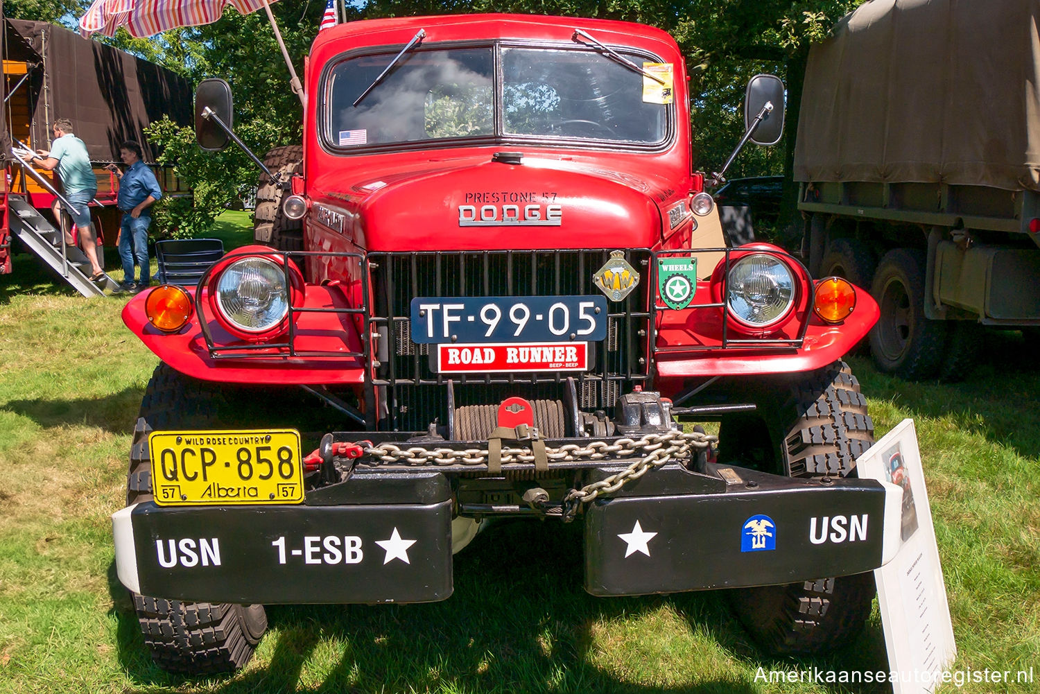 Vrachtwagens Dodge Power Wagon uit 1957